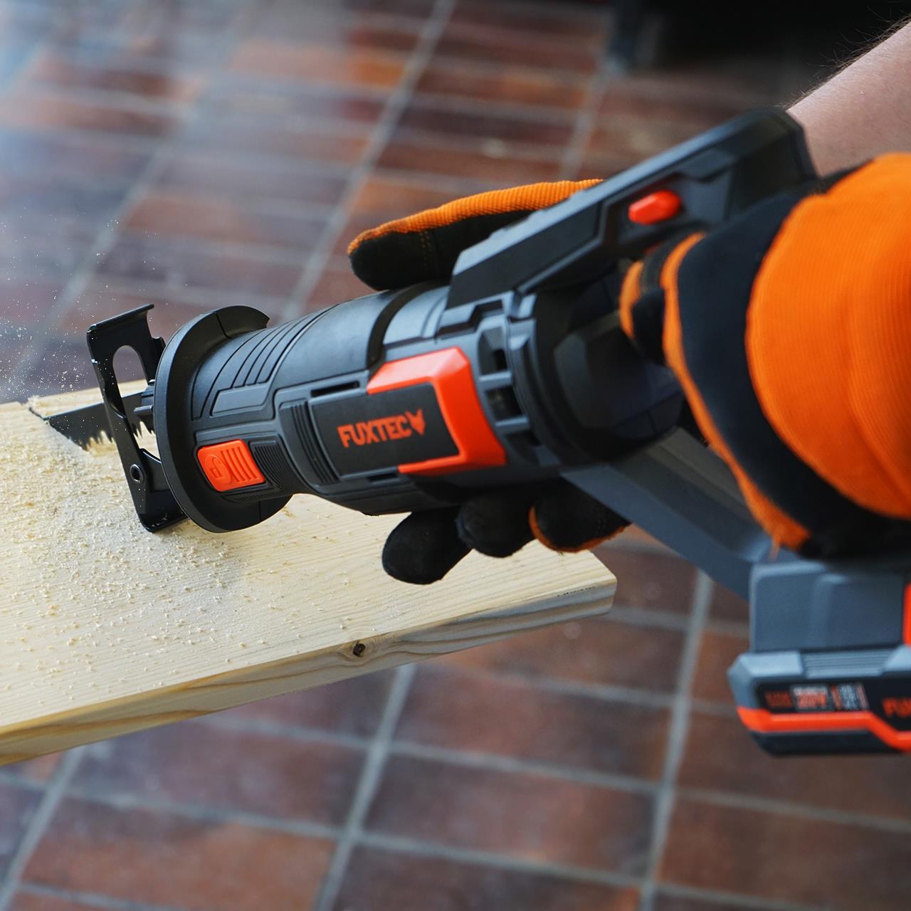 Akumulatorowa pilarka szablasta FUXTEC 20V FX-E1SS20 bez akumulatora, bez ladowarki