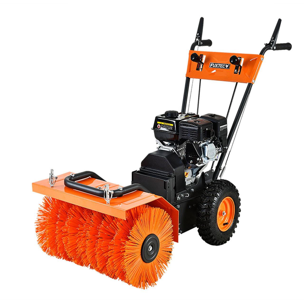 Zamiatarka spalinowa FUXTEC FX-KM196-SET1 z przystawka do odsniezania, lemieszem i zbierakiem do smieci